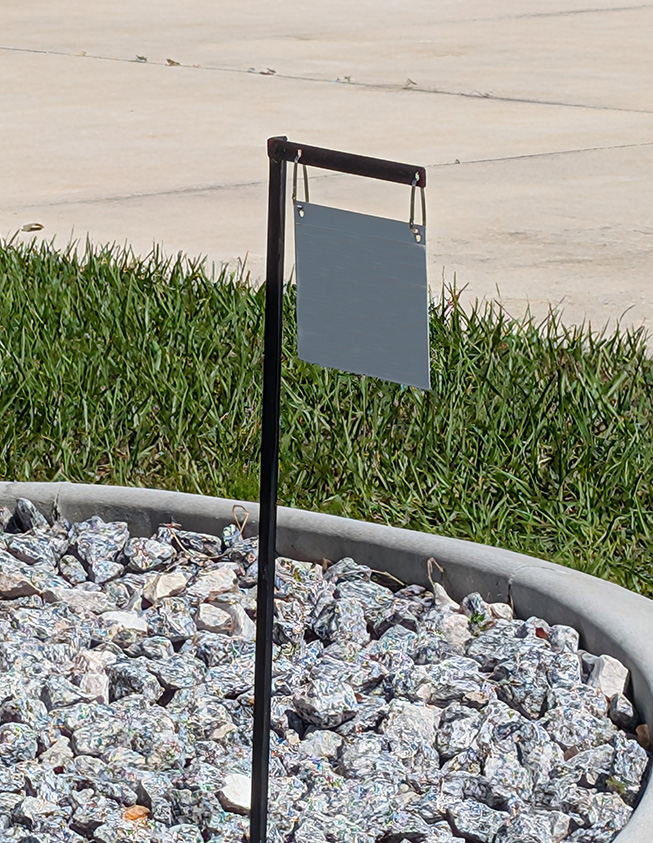 Modern black metal real estate yard arm sign — a professional, weather-resistant solution for property listings. Modern black metal real estate yard arm sign — a professional, weather-resistant solution for property listings.
